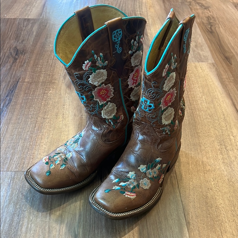Macie Bean Girls The Floral Embroidered Brown Cowboy Boots